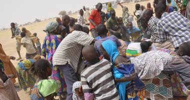 وفاة 12 سيدة وطفلا وإصابة 7 نازحين في تدافع للحصول على مساعدات بنيجيريا