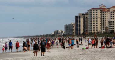 شواطئ فلوريدا الأمريكية ممتلئة رغم قيود فيروس كورونا 
