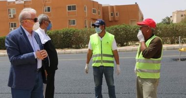 محافظ جنوب سيناء يشيد بالتزام عمال المشروعات بالإجراءات الوقائية ضد كورونا