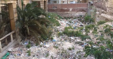 شكوى من تراكم القمامة بقطعة أرض فضاء بكليوباترا بالاسكندرية