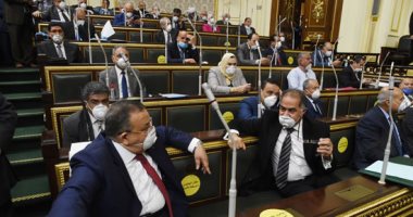 رئيس البرلمان: حريصون على عودة العالقين بالخارج..ولا نقبل بإهانة أى مصرى  