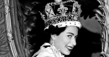 صور.. وزارة الخارجية البريطانية تحتفل بعيد ميلاد الملكة إليزابيث 