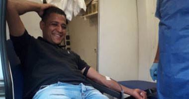 صور.. شباب قرية الرزيقات بحرى يتبرعون بالدم لدعم المرضى بمستشفيات الأقصر