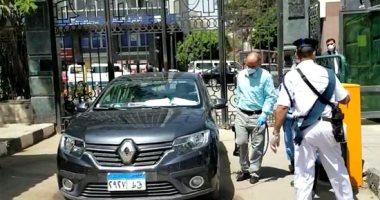 تعقيم سيارات النواب قبل دخولها البرلمان ضمن إجراءات الوقاية من كورونا..فيديو