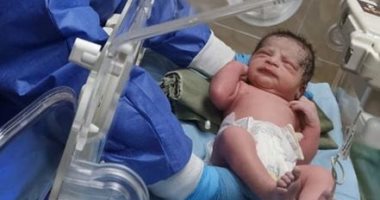 صور.. ثاني ولادة قيصرية لسيدة مصابة بكورونا فى مستشفى العزل الصحي بإسنا