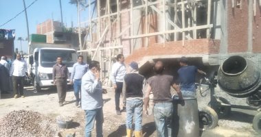 صور.. إيقاف البناء المخالف والتحفظ على مواد البناء فى 3 أحياء بالإسكندرية