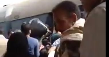 فيديو.. تكدس الركاب بمحطة أسيوط لاستقلال قطار 185 القادم للقاهرة