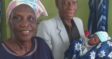 فى عمر الـ68... سيدة نيجيرية تنجب توأما بعد محاولات استمرت 43 عاما.. صورة