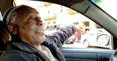 شاهد كيف يحمى "عم محمود" سائق التاكسى نفسه من كورونا