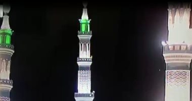 صلاة العشاء والتراويح من المسجد النبوى.. فيديو وصور