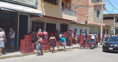 رئيس بيرو يعرب عن غضبه من "طوابير البيرة" فى أحد أكثر المناطق تضررا بكورونا
