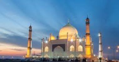 كازاخستان تعلن عودة فتح المساجد والفنادق والمطاعم والقطارات بعد شهرين عزل