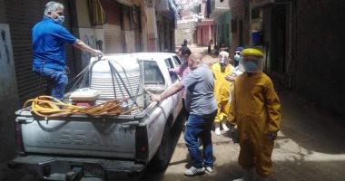 صور.. حملة لتعقيم شوارع قرية دملو بالقليوبية لمواجهة فيروس كورونا