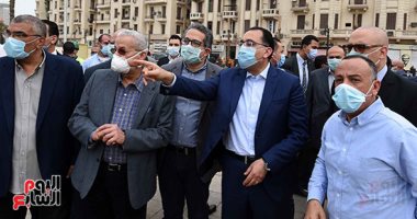 رئيس الوزراء يتفقد أعمال التطوير  فى ميدان التحرير 