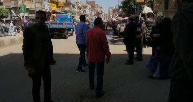 صور .. رئيس مدينة قطور يتفقد أعمال النظافه وفض الأسواق 