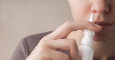 شركة أمريكية تبدأ التجارب السريرية على أول لقاح فى صورة بخاخ أنف ضد كورونا 