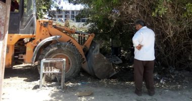 صور.. إيقاف أعمال بناء مخالفة بمحل تجارى وإزالة الأكشاك شرق الإسكندرية