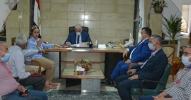 محافظ جنوب سيناء يلتقى المجموعة الاقتصادية ويؤكد انتهاء المشروعات فى المواعيد المقررة