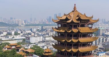 بعد إغلاق أكثر من ثلاثة أشهر.. إعادة فتح برج الكركى الأصفر فى ووهان بالصين