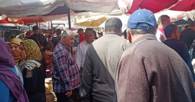 صور.. زحام شديد بسوق الميدان فى الإسكندرية رغم التحذيرات