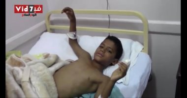 طفل أصيب بمحاولة اغتيال وزير الداخلية الأسبق: نفسى أشوف محمد رمضان .. فيديو