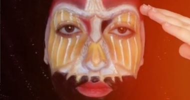 خبيرة تجميل ترسم علم مصر على وجهها بالمكياج على تيك توك.. فيديو