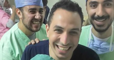 جيشنا الأبيض.. "محمود" طبيب تخدير مع زملائه على خط مواجهة كورونا
