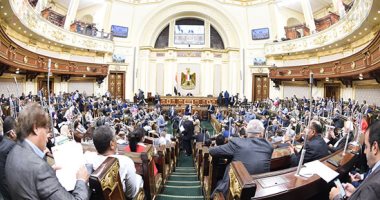 احذر الكمامات "المضروبة".. تحرك برلماني حول بيع المستلزمات الطبية المغشوشة على الأرصفة وخطورتها على زيادة عدد إصابات كورونا.. ومطالب بتشديد الرقابة علي الأسواق لضمان الصلاحية.. وإلزام الصيدليات بالأسعار المقررة