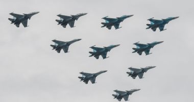 عروض فنية وتدريب بالطائرات العسكرية بموسكو لإحياء ذكرى عيد النصر الروسى