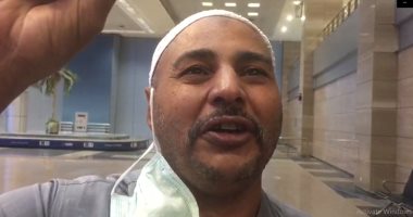 أحد العائدين من الكويت: الدولة مقصرتش.. وربنا يخلى الرئيس.. فيديو