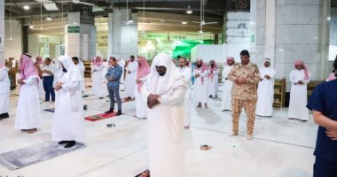 السعودية تواصل تطبيق الإجراءات الاحترازية بالمسجد الحرام .. صور