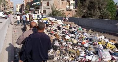 صور.. تراكم القمامة بجوار نقطة الإدرة العامة للمرور بطريق طنطا القاهرة 