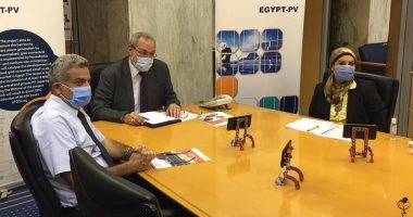 توقيع اتفاق بين مركز تحديث الصناعة وجامعة الزقازيق لتدشين محطات شمسية