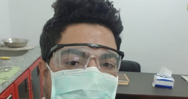  الجيش الأبيض.. "أحمد" طبيب أسنان بنجع حمادى يشارك صورته عبر صحافة المواطن