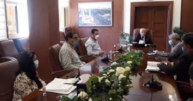 محافظ بورسعيد يعقد اجتماعا مع اللجنة التنسيقية لقانون التصالح بمخالفات البناء
