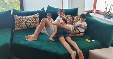 أعظم حب.. رونالدو يشارك الجمهور لحظات خاصة مع أطفاله فى العزل المنزلى