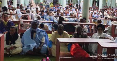 الموريتانيون يصلون الجمعة بالمساجد دون إجراءات احترازية من كورونا