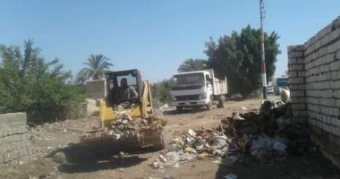 رفع القمامة بقرى أبوقرقاص وإزالة 8 حالات تعدٍ على الأرض الزراعية