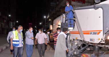 محافظ أسيوط يتفقد أعمال كشط شوارع منطقة السادات تمهيدًا لرصفها