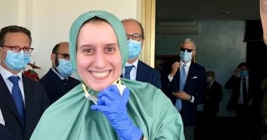الفتاة الإيطالية المحررة تظهر بالحجاب: نعم اعتنقت الإسلام أثناء سجني في الصومال