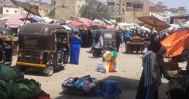 قارئ يشكو  من زحام  بسبب إقامة سوق محلة زياد بالغربية