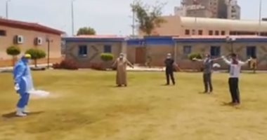 فيديو .. المتعافون من كورونا يؤدون التمارين بالمعسكر الطبى "أبو قير" 