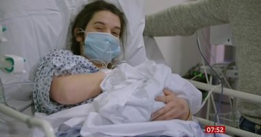 ولادة قيصرية لأم مريضة بكورونا والأطباء يرتدون معدات الوقاية .. فيديو