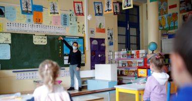 إعادة فتح المدارس فى بعض مدن فرنسا وسط إجراءات وقائية مشددة 