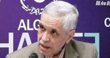 فيديو.. نجاة وزير التعليم الجزائرى من سقوط قطعة من سقف غرفة اجتماعات