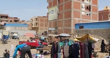 مجلس مدينة قطور فى الغربية يشن حملات لفض 3 أسواق عشوائية.. صور 