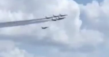 طائرات حربية تحلق فوق نهر كولورادو في تكساس لتكريم الأطقم الطبية.. فيديو