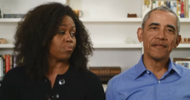 باراك أوباما وزوجته يقرآن من كتاب للأطفال فى بث مباشر.. فيديو