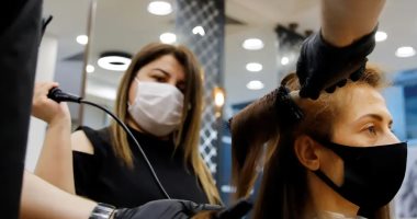 ارتياد مراكز التجميل وتصفيف الشعر نشاط أساسى بالنسبة للرئيس البرازيلى