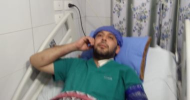 الطبيب محمود سامى المصاب بفقدان البصر: نفسى أشوف ابنى بعدما أنجبته بعد 11 عاما